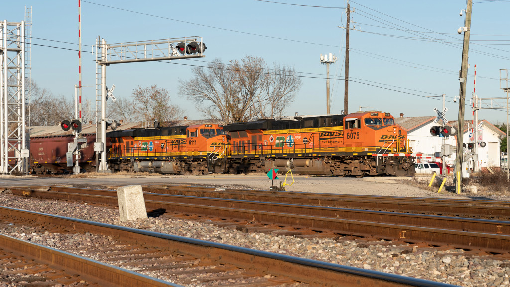 BNSF 25th Anniversary Duo Leads SB Grainer